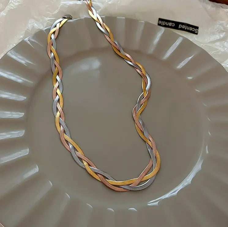Collier élégant en or et argent