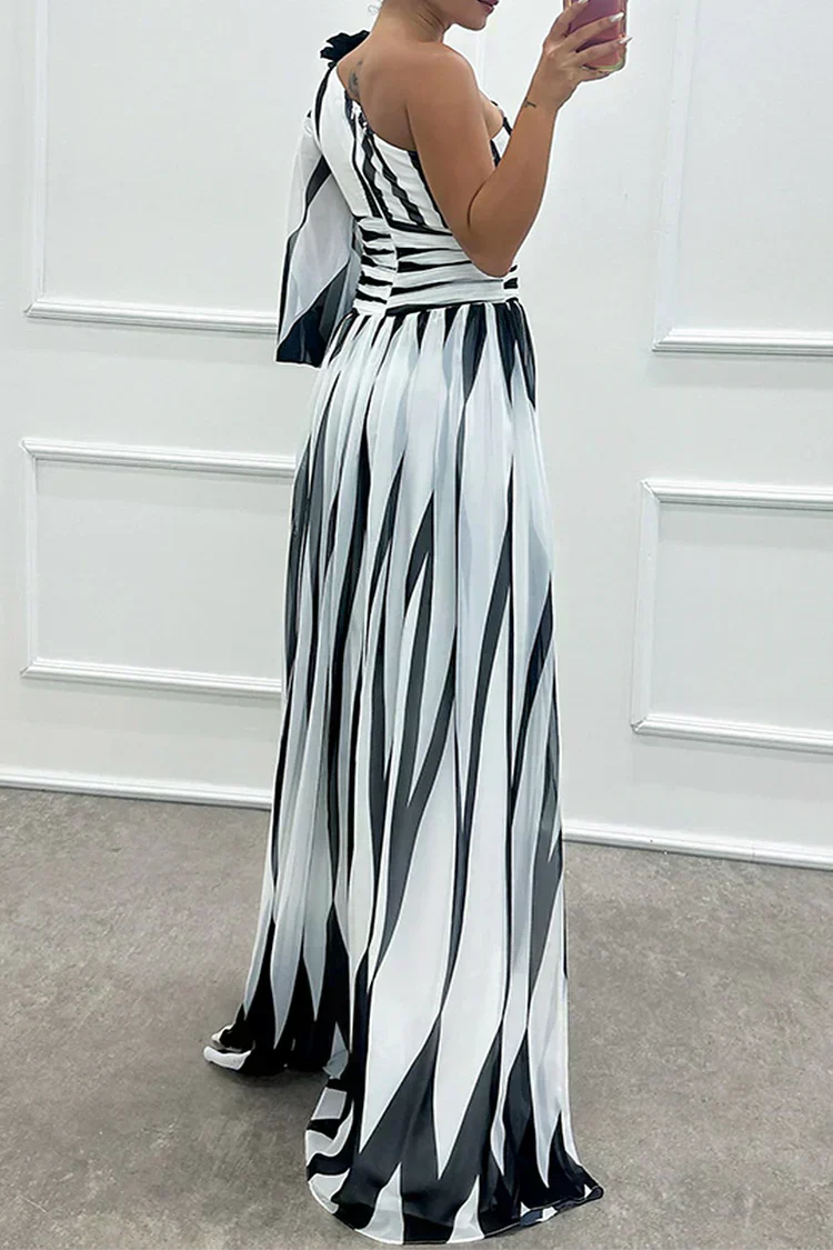 Hazel™ | Robe Maxi Élégante à Rayures avec Épaule Découverte