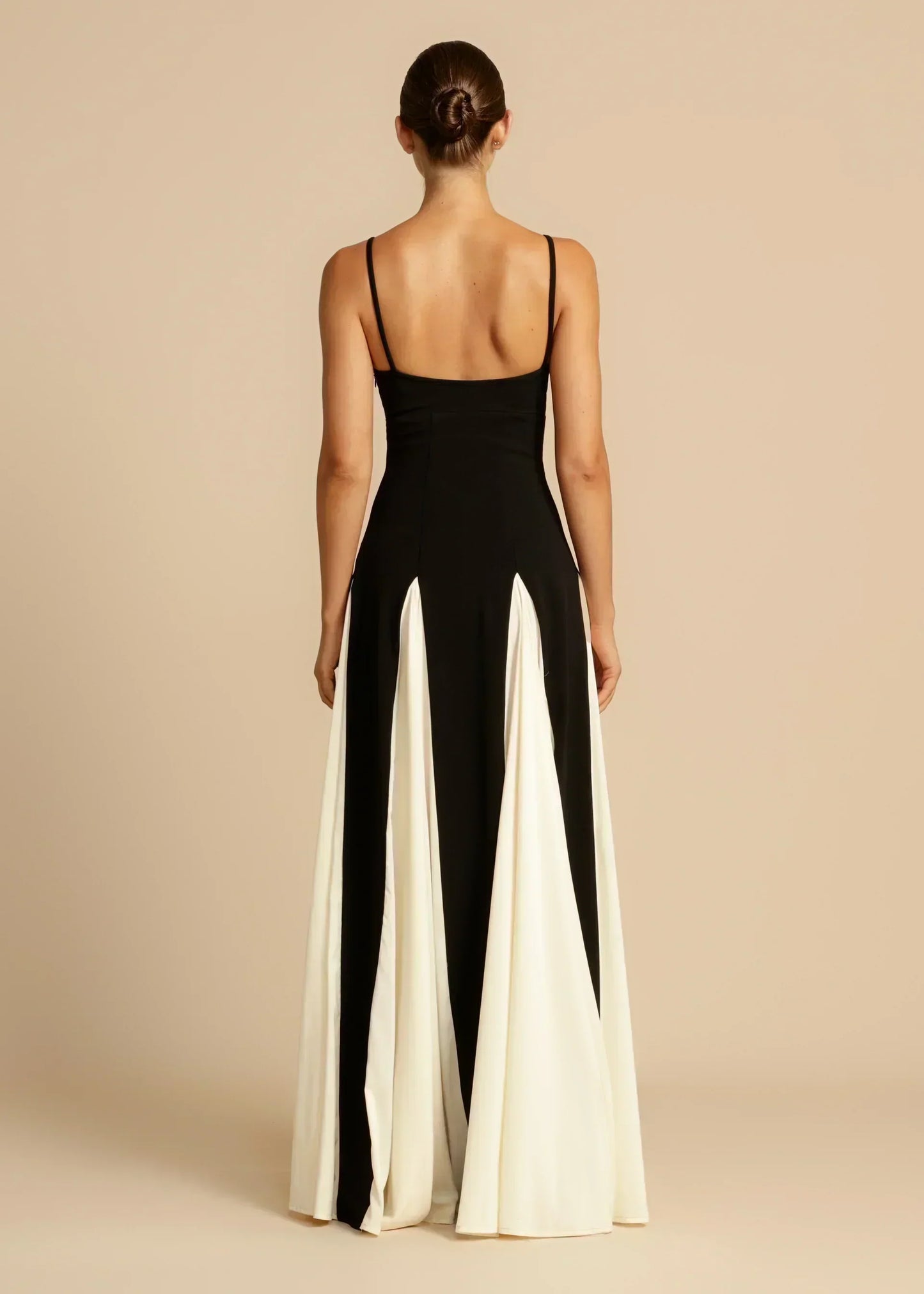 Oshrit™ | Robe Maxi Élégante avec Volants Contrastés