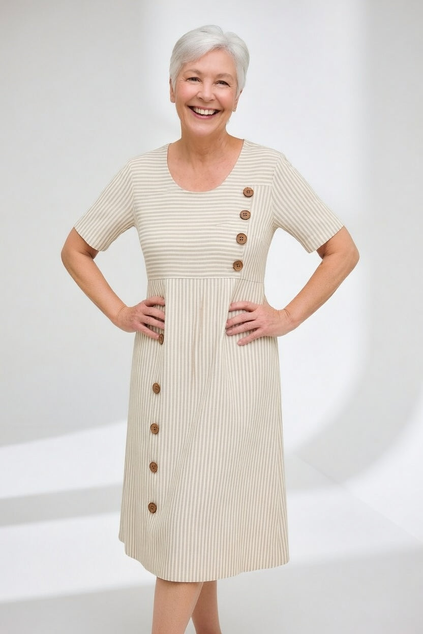Linéora™ — Robe rayée fluide au charme estival