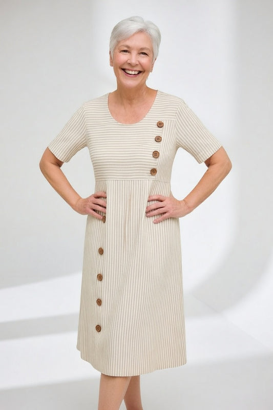 Linéora™ — Robe rayée fluide au charme estival