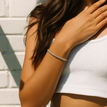 Bracelet de tennis plaqué or avec moissanite