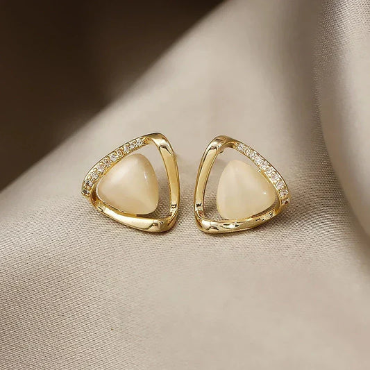 Boucles d'oreilles Sophistiquées Triangulaires avec Opale et Cristaux