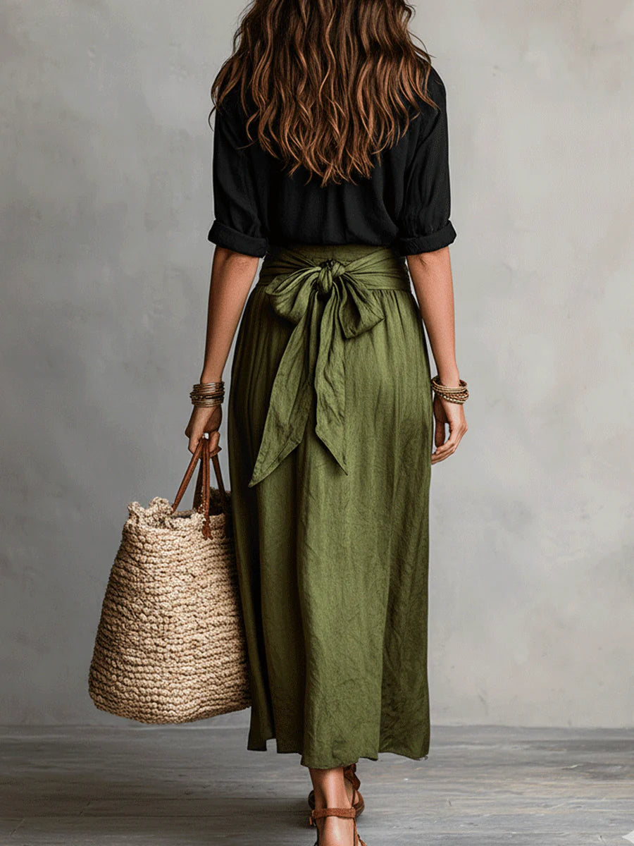 Vera™ | Ensemble de deux pièces : t-shirt noir et jupe midi vert olive
