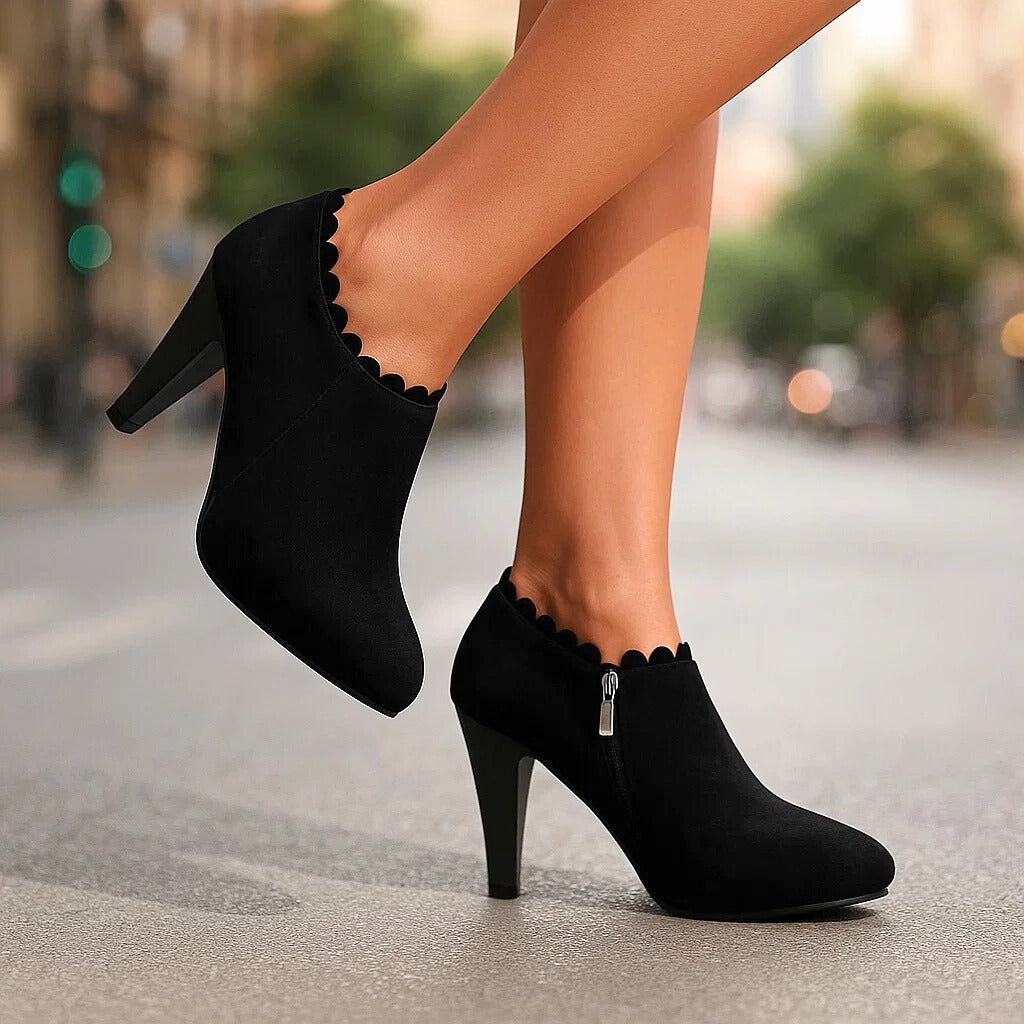 PRESLEY PETAL-EDGE HEEL