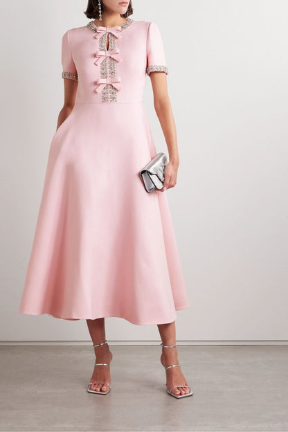Aria™ | Robe Midi avec Détail de Nœud Décoré de Cristaux